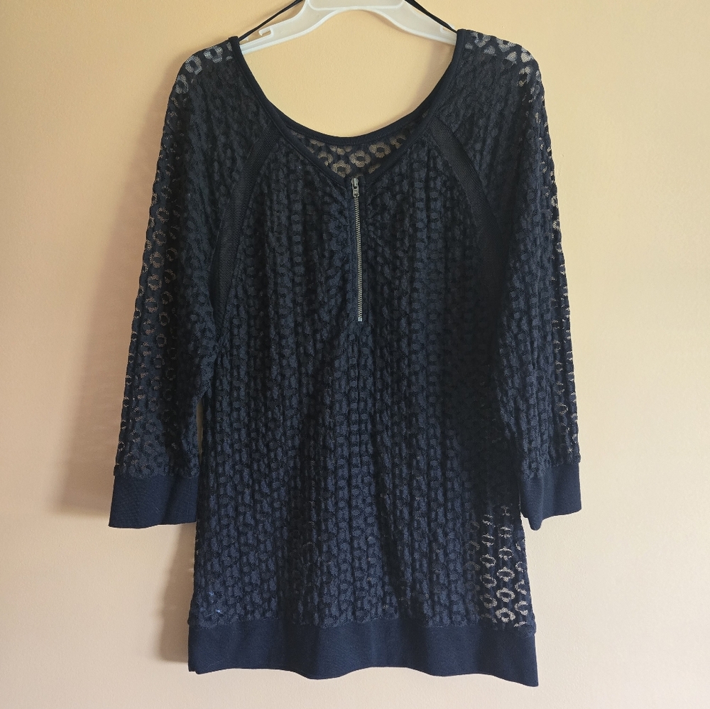 Guess Lace Top With Zipper Back, L (PTP=17") - Picture 4 of 4